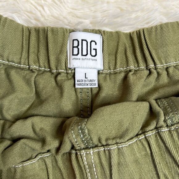 Urban Outfitters BDG Pull On Contrast Shorts Olive Green Size Large - Picture 3 of 7